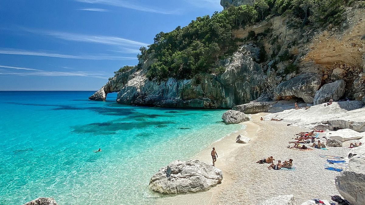 Le Spiagge più Particolari della Sardegna: Dove il Mare è Magia