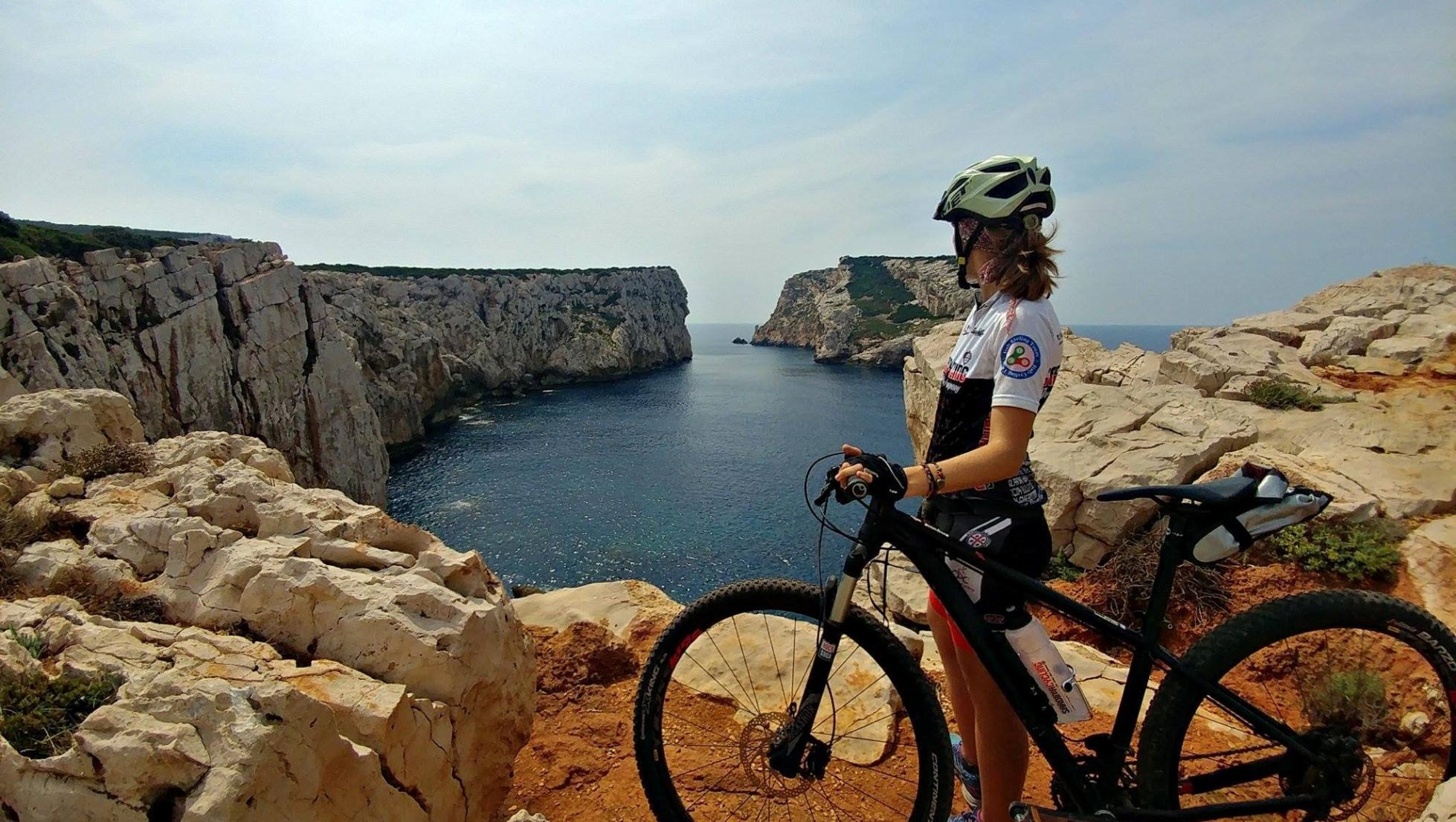 Escursioni in Sardegna: i Sentieri più Spettacolari per Trekking e Mountain Bike