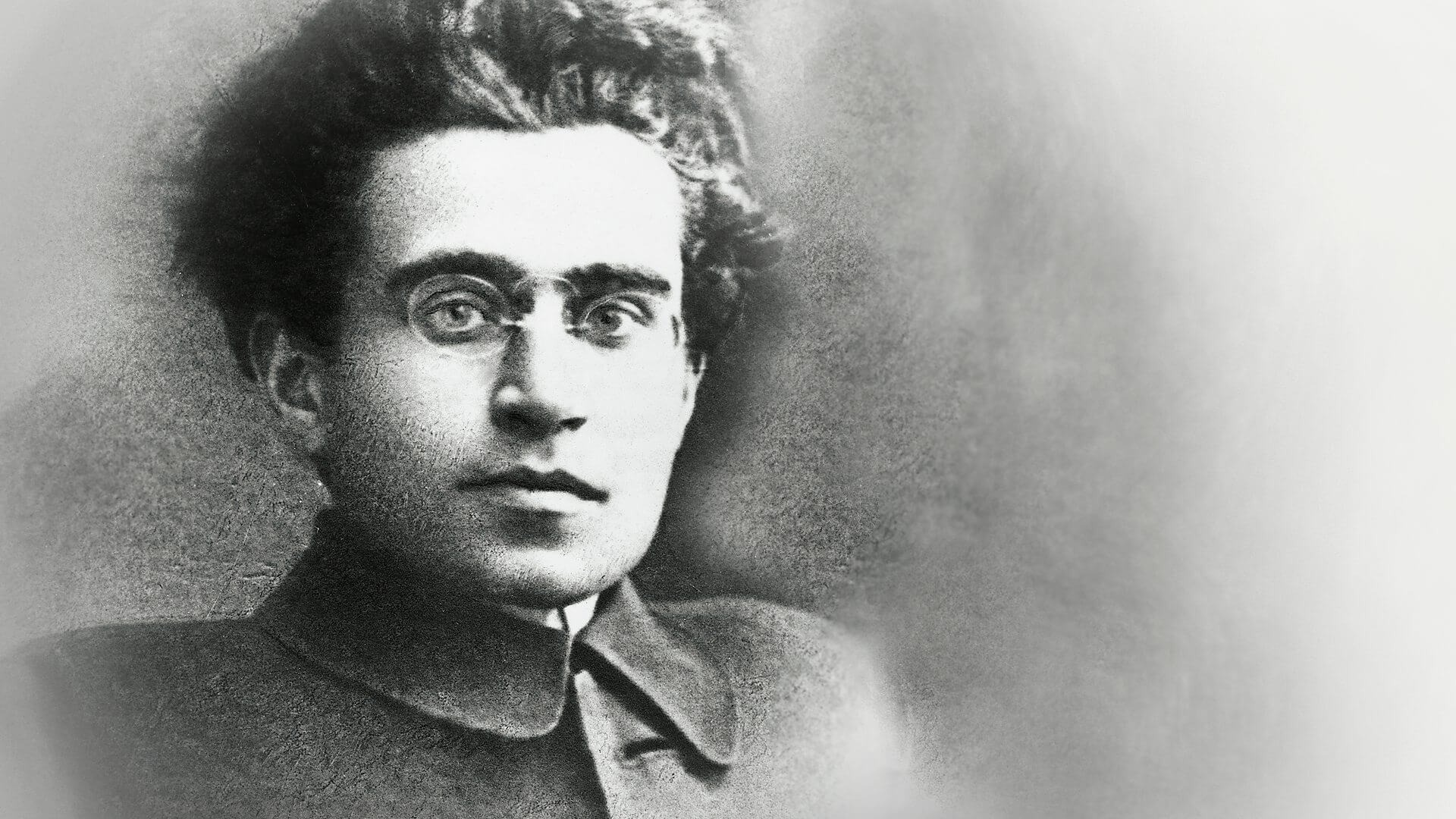 Antonio Gramsci in Sardegna: I Luoghi che Hanno Plasmato il Pensatore