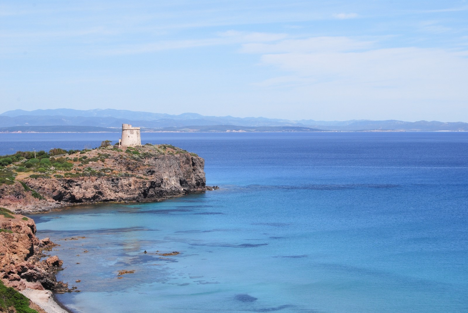 Sant’Antioco: Guida alla Perla del Sulcis tra Storia, Mare e Sapori