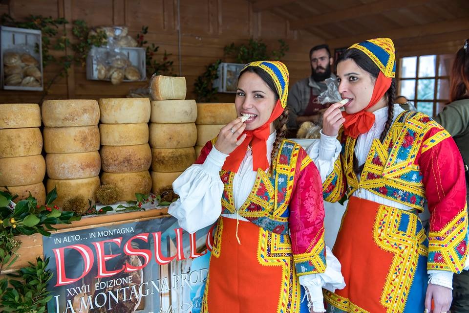 Autunno in Barbagia 2025: Il Weekend dei morti ci porta in Alta Quota. Desulo tra Castagne, Tessuti e Tradizione