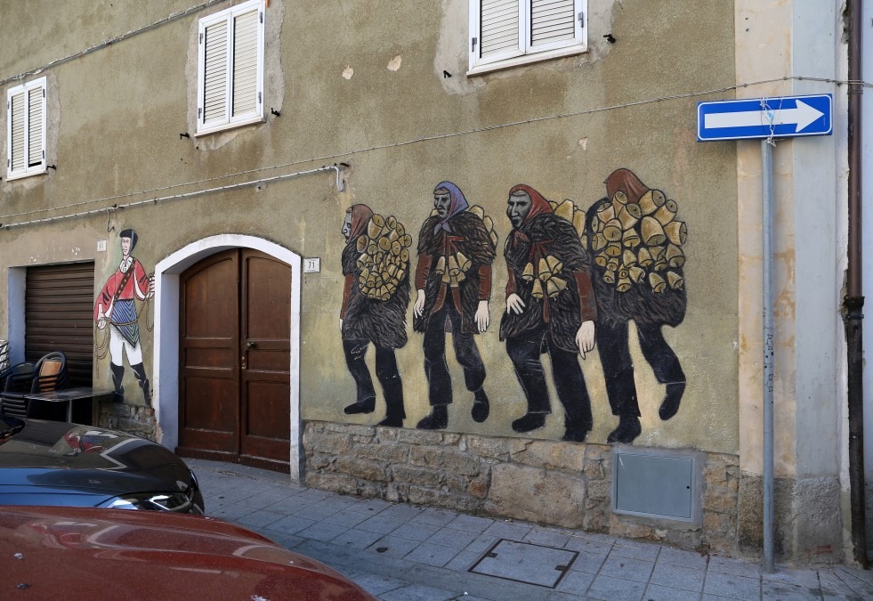 Autunno in Barbagia 2025: Il Weekend del Mistero e del Sacro. Mamoiada e Ovodda tra Mamuthones, Arte Contemporanea e Antichi Santuari